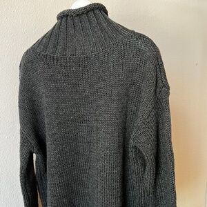 Grey Winter Sweater (M)